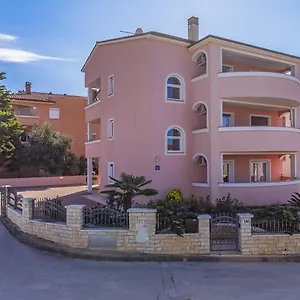 apartments-marich.pula-hotels.org/