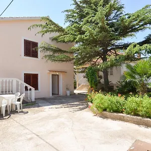 https://apartment-nora-zadar.hotelinzadar.com
