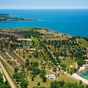 Feriepark Happy Camp Mobile Homes In Park Umag, Karigador